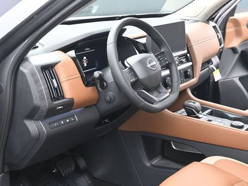 New 2026 Nissan Pathfinder Platinum image 7