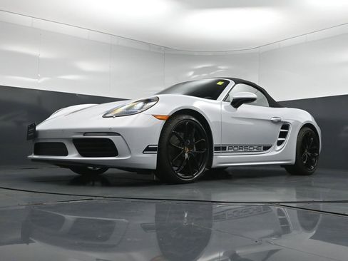 Used 2024 Porsche 718 Boxster RWD image 23
