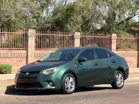 Used 2014 Toyota Corolla LE FWD image 1