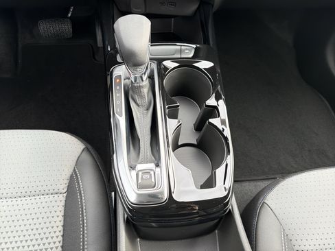 Used 2026 Chevrolet Trax LT w/ LT Convenience Package image 29