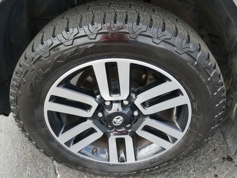 Used 2019 Toyota 4Runner 4WD image 10