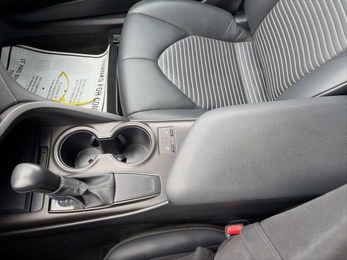 Used 2024 Toyota Camry SE FWD image 18