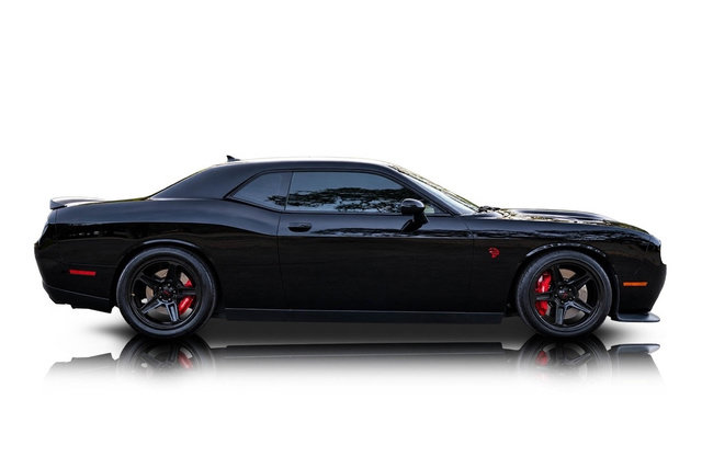 Used 2016 Dodge Challenger SRT Hellcat RWD image 2