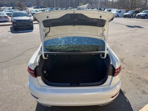 Used 2020 Volkswagen Jetta R-Line image 12