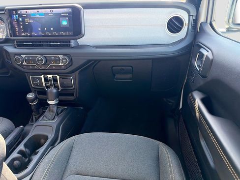 Used 2024 Jeep Wrangler Sahara image 18