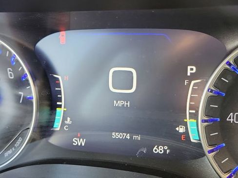 Used 2023 Chrysler Pacifica Touring-L FWD image 27