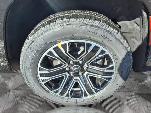 New 2026 Jeep Grand Wagoneer 4WD image 19