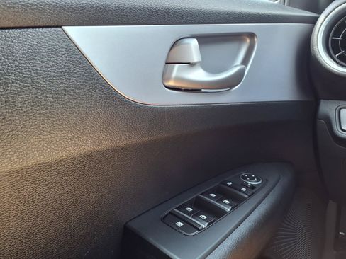 Used 2024 Kia Forte LXS w/ LXS Technology Package FWD image 15