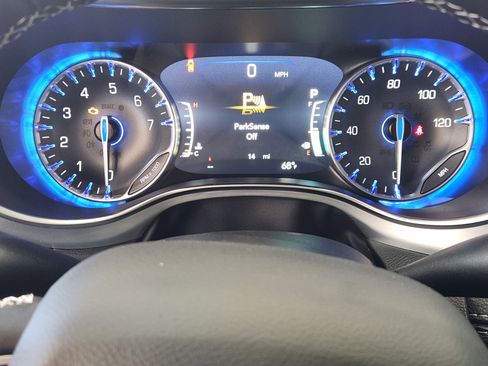 New 2026 Chrysler Pacifica Limited image 12