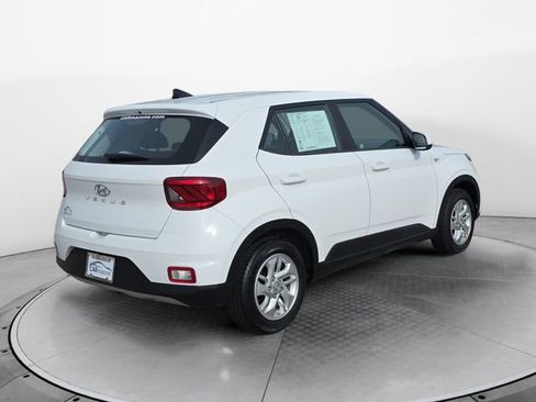 Used 2021 Hyundai Venue SE image 5
