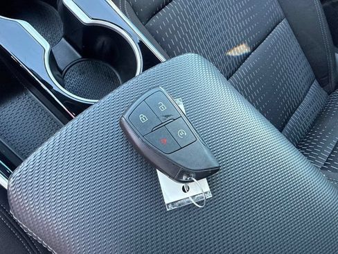 Used 2026 Chevrolet Equinox LT AWD/4WD image 29