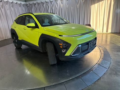 Used 2024 Hyundai Kona SEL AWD/4WD image 3