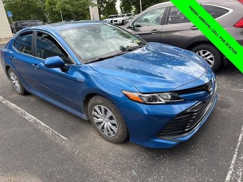 Used 2020 Toyota Camry LE FWD image 4