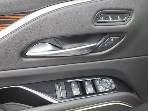 Certified 2024 Cadillac Escalade ESV Premium Luxury image 33