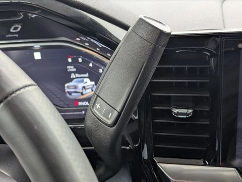 Used 2023 GMC Sierra 1500 Elevation image 12