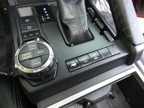 Used 2025 Toyota Tacoma TRD Off-Road w/ TRD Off Road Premium Package image 66