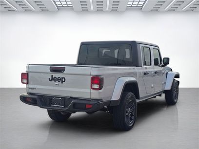Used 2024 Jeep Gladiator Sport