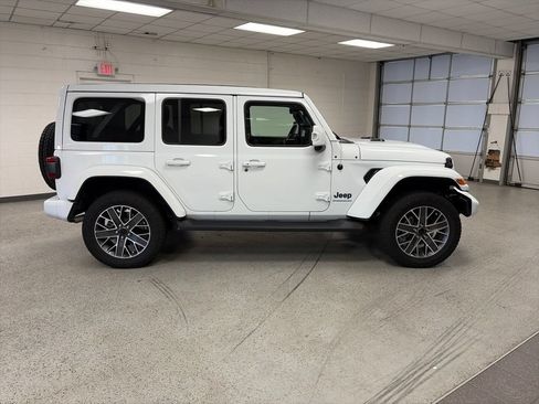 Used 2024 Jeep Wrangler High Altitude AWD/4WD image 2