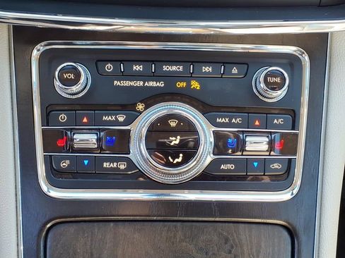 Used 2017 Lincoln Continental Reserve w/ Climate Package FWD image 8