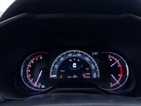 Used 2023 Toyota RAV4 XLE w/ Convenience Package FWD image 27