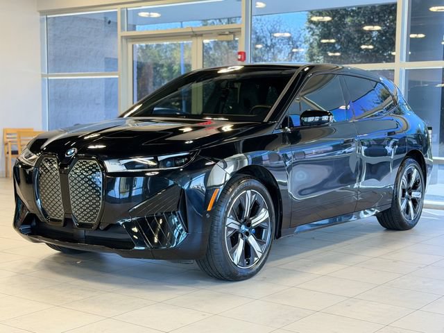 Used 2024 BMW iX xDrive50 w/ Premium Package AWD/4WD image 8