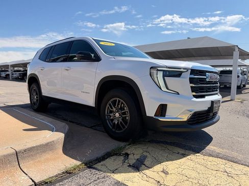 Used 2025 GMC Acadia Elevation AWD/4WD image 3