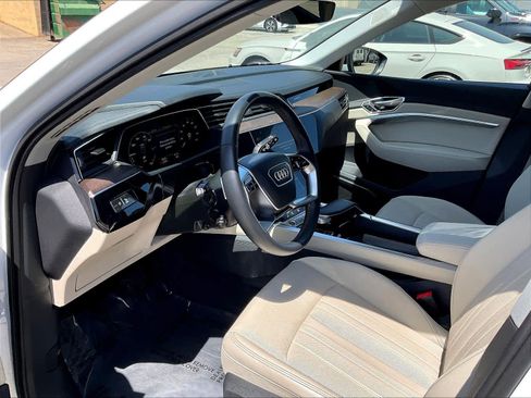 Used 2024 Audi Q8 e-tron Premium Plus w/ Premium Plus Package AWD/4WD image 15