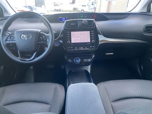 Used 2022 Toyota Prius LE image 22