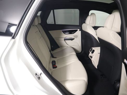 Used 2026 Mercedes-Benz GLC 300 4MATIC image 23
