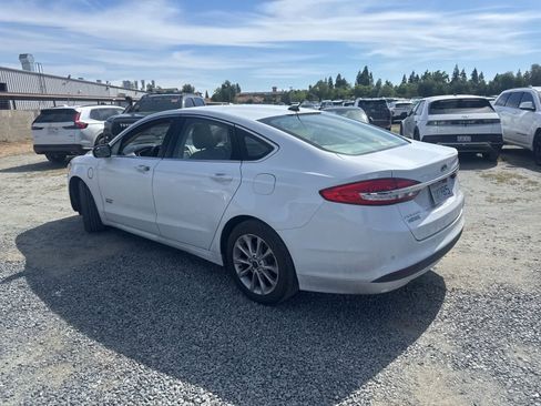 Used 2017 Ford Fusion Energi SE image 7