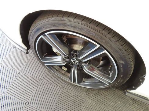 Used 2025 Honda Accord Sport image 32
