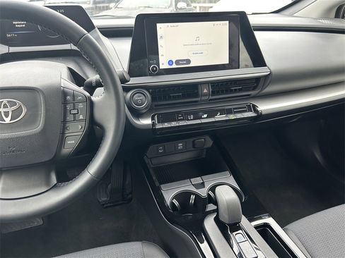 Used 2025 Toyota Prius LE image 16