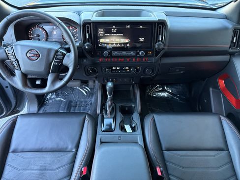Used 2025 Nissan Frontier PRO-4X w/ Pro Premium Package image 18