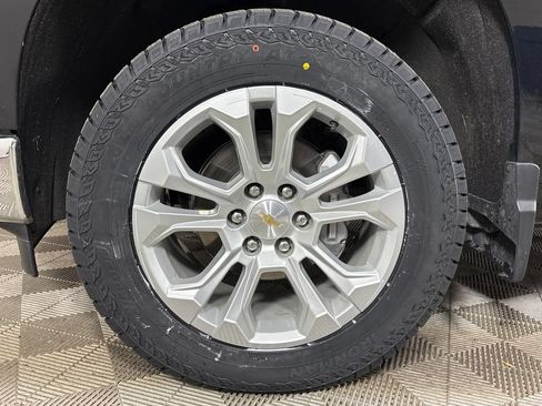 Used 2025 Chevrolet Silverado 1500 LTZ w/ LTZ Premium Package AWD/4WD image 9