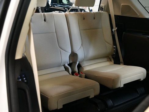 Used 2021 Lexus GX 460 Premium w/ Accessory Package AWD/4WD image 40