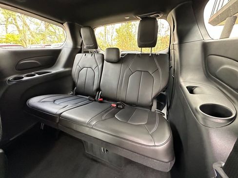 New 2026 Chrysler Pacifica Select image 20