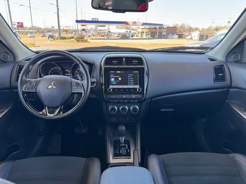 Used 2024 Mitsubishi Outlander Sport SE AWD/4WD image 7