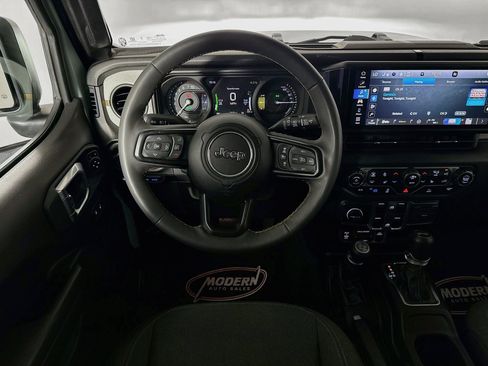 Used 2024 Jeep Wrangler Unlimited AWD/4WD image 24