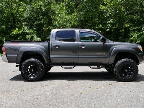 Used 2014 Toyota Tacoma PreRunner w/ SR5 Package RWD image 44