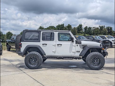 Used 2021 Jeep Wrangler Unlimited Sport AWD/4WD image 6