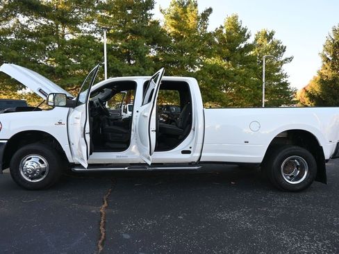 Used 2022 RAM 3500 Big Horn image 11