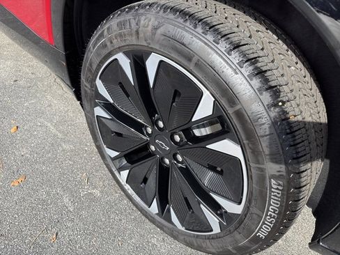 Used 2024 Chevrolet Blazer EV RS image 32