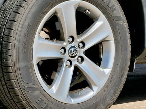 Used 2015 Toyota RAV4 XLE FWD image 11