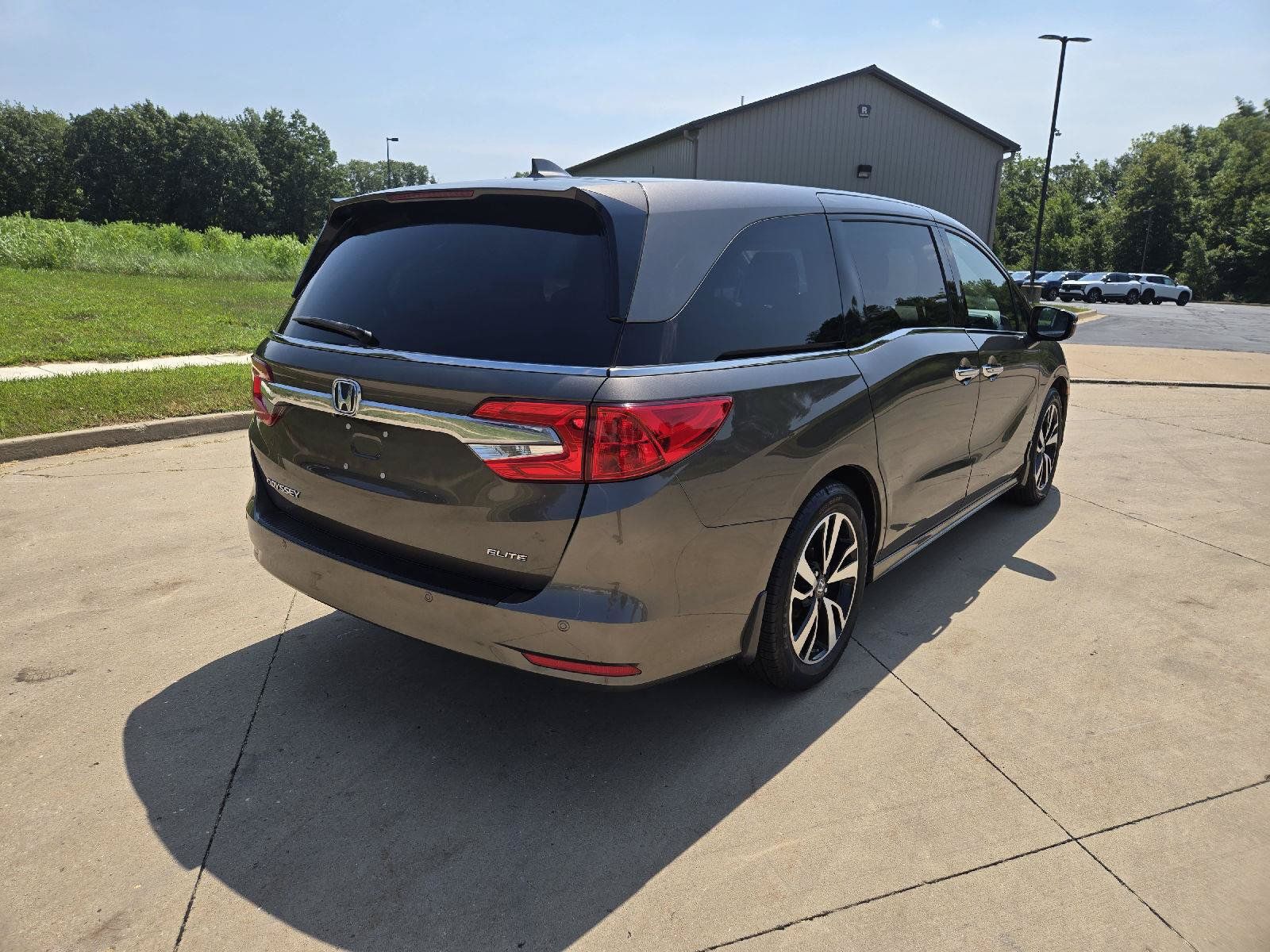 Used 2020 Honda Odyssey Elite image 3
