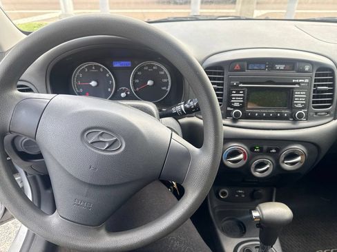 Used 2011 Hyundai Accent GS w/ Premium Pkg 3 FWD image 6