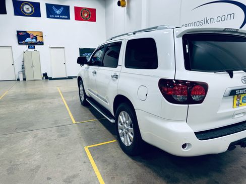 Used 2020 Toyota Sequoia Platinum image 25