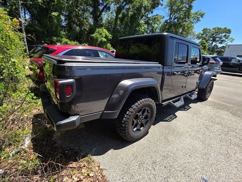 Used 2022 Jeep Gladiator Sport AWD/4WD image 3