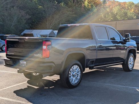 Used 2021 Chevrolet Silverado 2500 High Country w/ Z71 Off-Road Package image 9