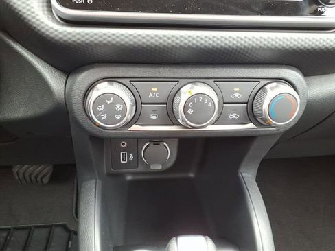New 2025 Nissan Kicks Play S image 13