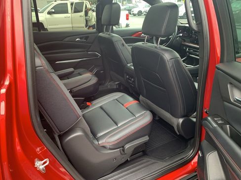 Used 2024 Chevrolet Traverse RS w/ LPO, Floor Liner Package image 27